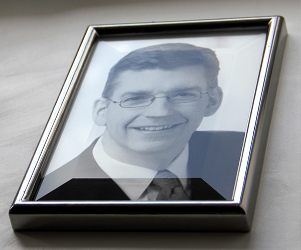 Медальон на памятник